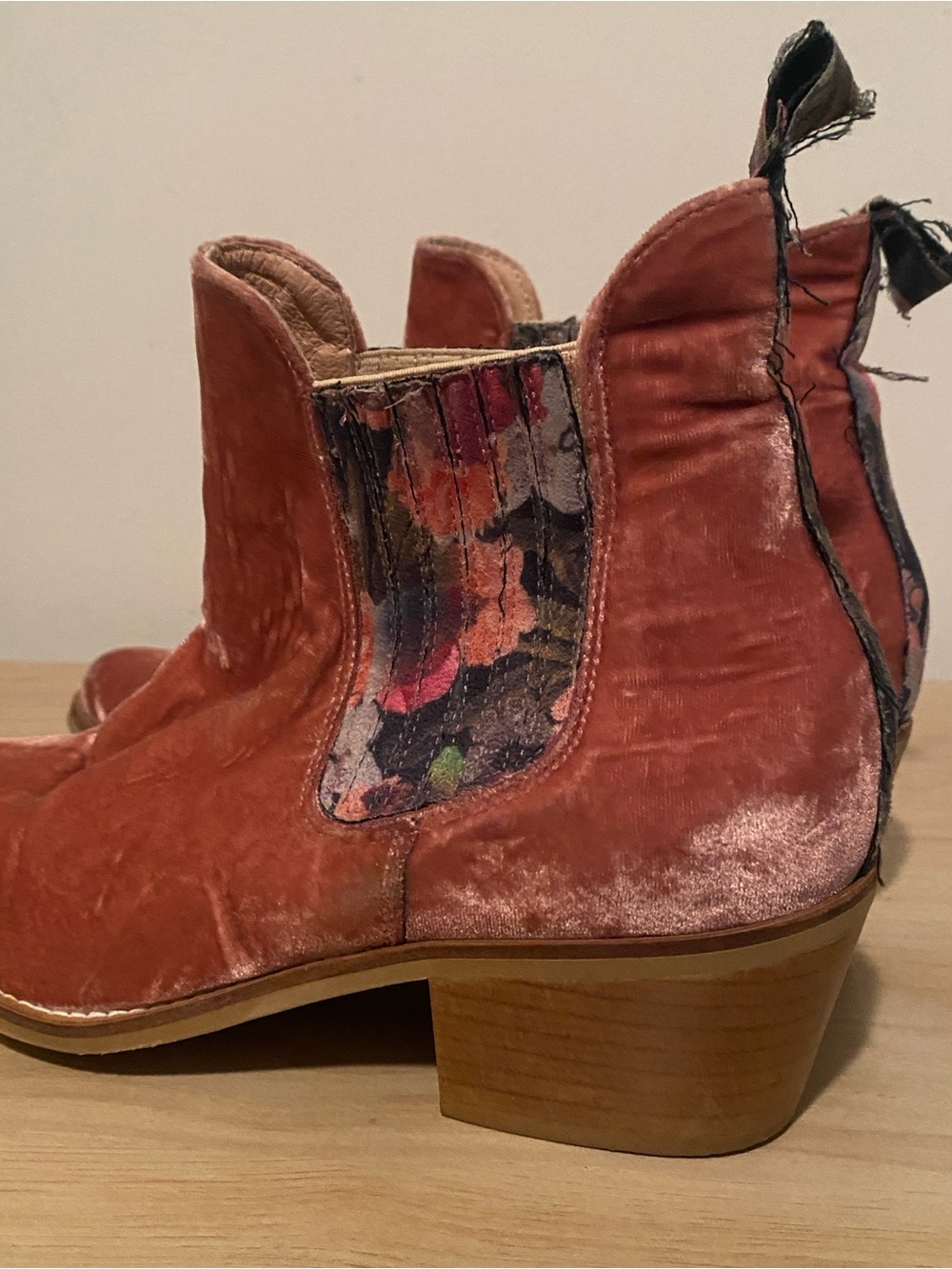Shellys London Anthropologie Pink Velvet Floral Chelsea Boots US 9.5 - Picture 6 of 9